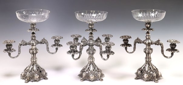(3) REED & BARTON 'RENAISSANCE' SILVERPLATE CANDELABRA GARNITURE SET, 18.5"H