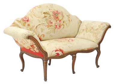 ITALIAN LOUIS XV STYLE TAPESTRY-UPHOLSTERED CANAPE / SALON SOFA