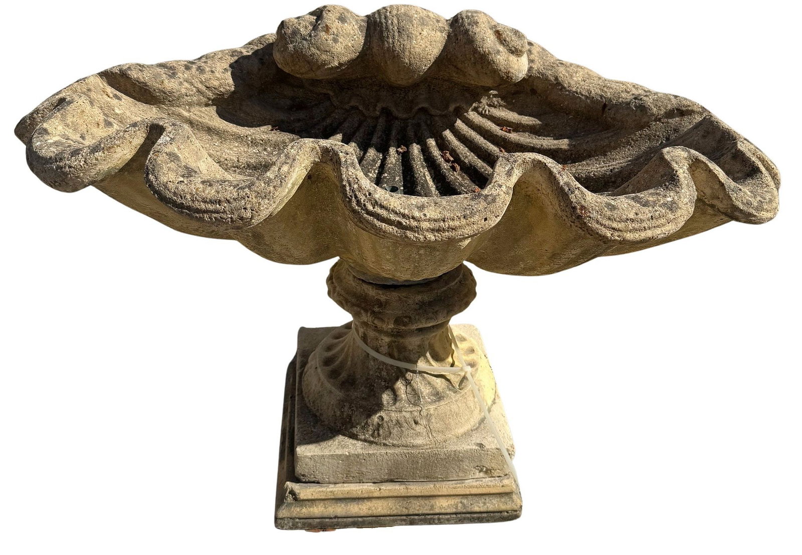 LARGE CAST STONE CLAM SHELL GARDEN FOUNTAIN (1 of 4)