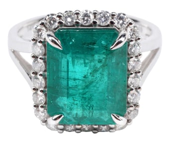 ESTATE 14KT WHITE GOLD, 5.00CT EMERALD & 0.55CTTW DIAMOND RING