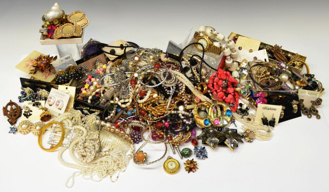 HUGE COLLECTION VINTAGE COSTUME & JUNK JEWELRY: (lot) Huge collection of vintage and later costume and junk jewelry comprising necklaces, earrings, bracelets, watches, art glass and hardstone beaded necklaces, bolos, parts, pieces, single earrings 