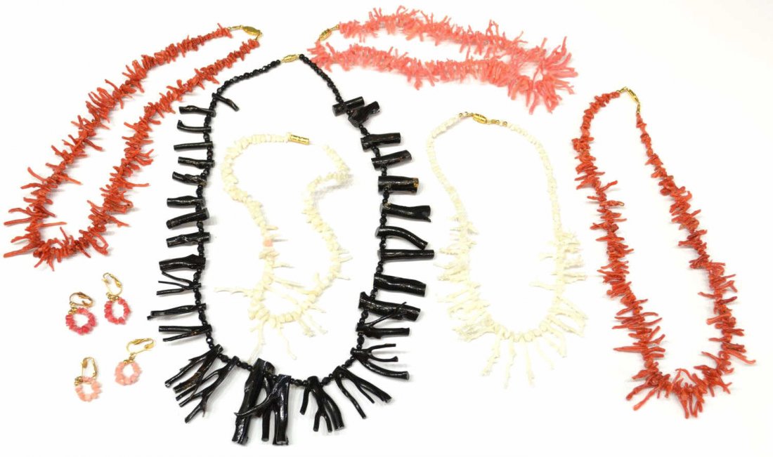 (8)VINTAGE RED, PINK CORAL BRANCH & WOOD NECKLACES: (lot of 8) Collection of vintage coral branch necklaces, clip earrings and lacquer wood branch necklace, corals in pink, red and white angel skin, gilt metal clasps, some minor losses, wood necklace: 