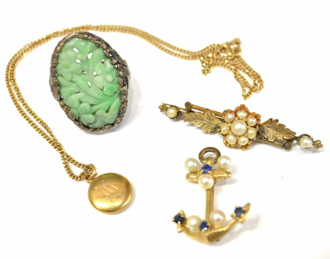 COLLECTION 10KT - 14KT GOLD ESTATE JEWELRY: (lot of 4) Vintage estate jewelry group, including: 14kt yellow gold anchor pin, set with pearls and sapphire, 3.3 grams (all inclusive); (1) 10kt gold locket "H' monogram, on a delicate 14kt gold cha
