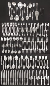 (117) REED & BARTON 'FRENCH RENAISSANCE' STERLING SILVER FLATWARE SET, 138OZT
