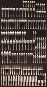 (147) INTERNATIONAL STERLING SILVER 'MINUET' FLATWARE SERVICE