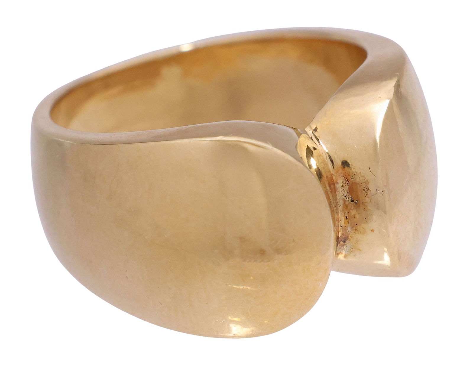 AFTER GEORG JENSEN CUSTOM ESTATE GENT'S 18KT YELLOW GOLD RING, 42.1 GRAMS: Estate gent's 18kt yellow gold ring, custom-made after the "Nanna Ditzel" ring designed by Georg Jensen (Denmark, 1866-1935), wide band with dimpled center, hallmarked 18K, approx size 12.75-13, 42.1