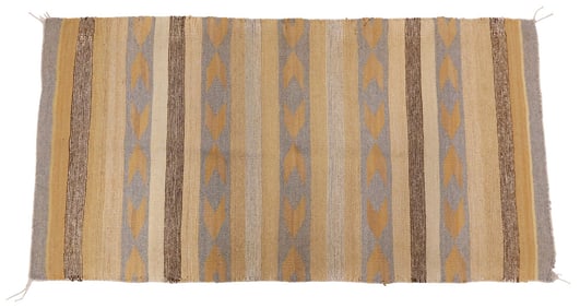 NATIVE AMERICAN NAVAJO CRYSTAL REVIVAL WOOL RUG, 4'8" X 2'5"