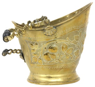 ENGLISH EDWARDIAN BRASS REPOUSSE COAL SCUTTLE / BUCKET