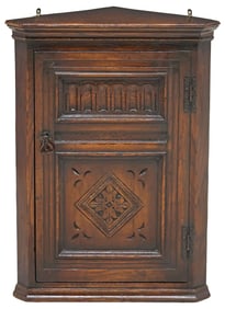 ENGLISH EDWARDIAN CARVED OAK HANGING CORNER CUPBOARD