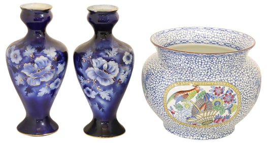 (3) ENGLISH PORCELAIN TABLEWARE, FLOW BLUE VASES & ADAMS 'CHINESE BIRD' PLANTER