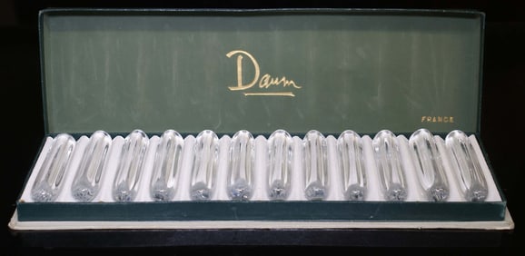 (12) FRENCH DAUM COLORLESS CRYSTAL KNIFE RESTS IN BOX