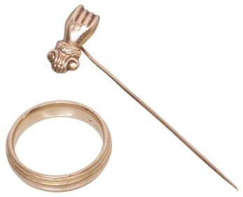 (2) ESTATE 14KT YELLOW GOLD GENTS WEDDING BAND & 'VICTORIAN HAND' STICK PIN
