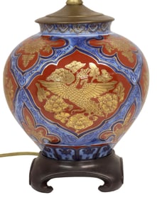 JAPANESE PARCEL-GILT IMARI-PALETTE PORCELAIN VASE 1-LT TABLE LAMP