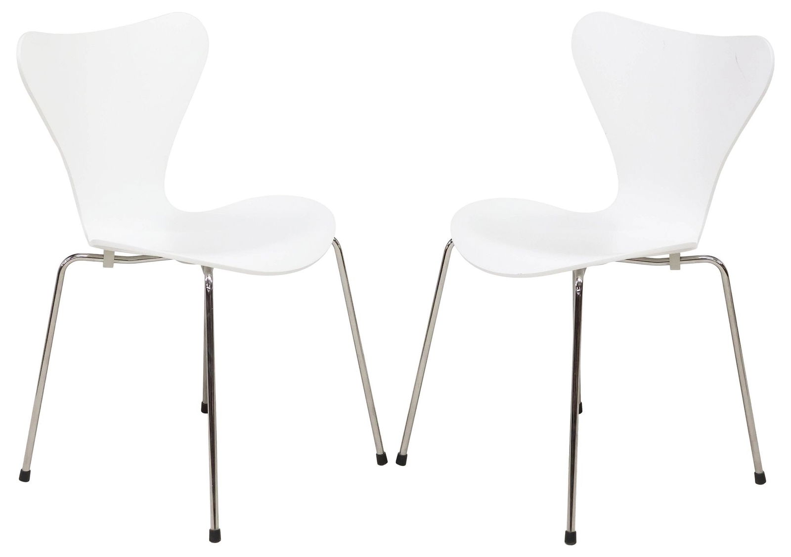 (2) ARNE JACOBSEN FOR FRITZ HANSEN DANISH 'SERIES 7' WHITE CHAIRS (1 of 4)