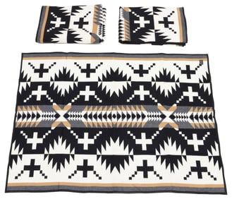 (3) PENDLETON WOOLEN MILLS 'SPIDER ROCK' THROW BLANKETS