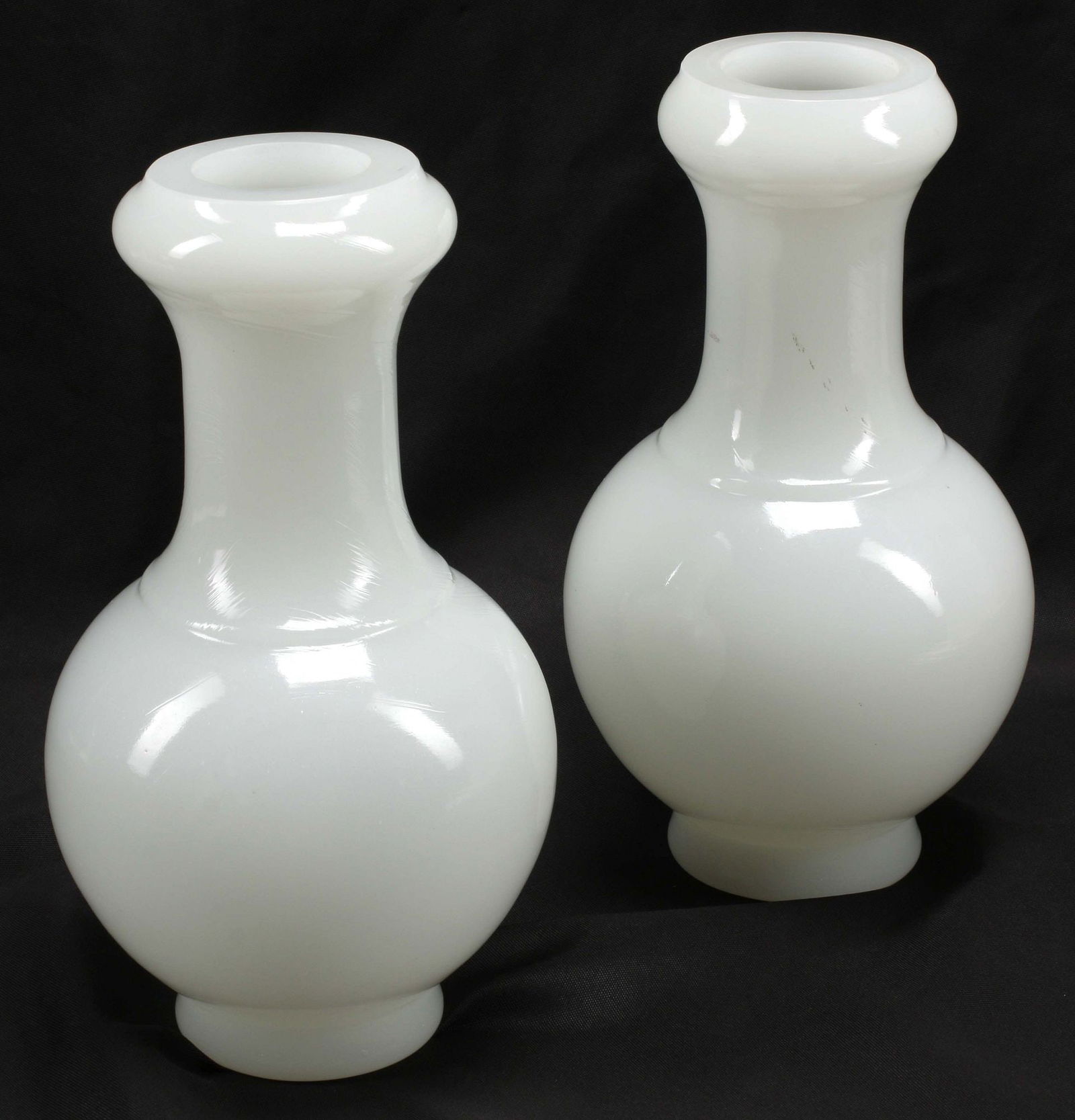(2) CHINESE WHITE PEKING GLASS VASES (1 of 4)