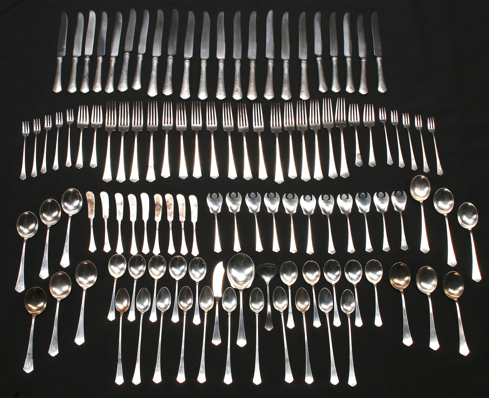 (109) AMERICAN WALLACE 'ANTIQUE' STERLING SILVER FLATWARE SERVICE (1 of 10)