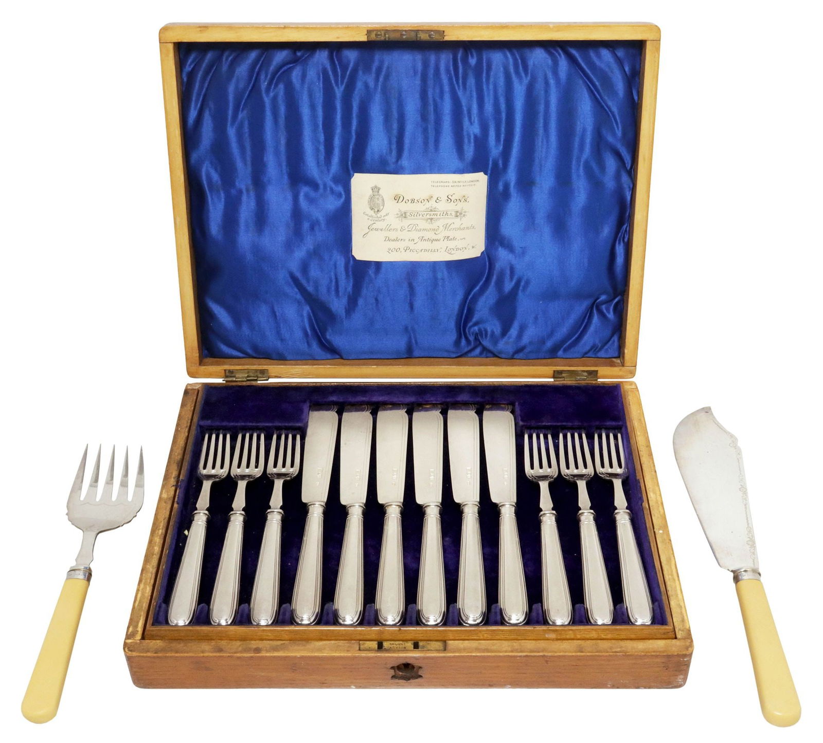 (26) ENGLISH THOMAS BRADBURY STERLING SILVER FISH SERVICE & OTHER SERVING PIECES (1 of 7)