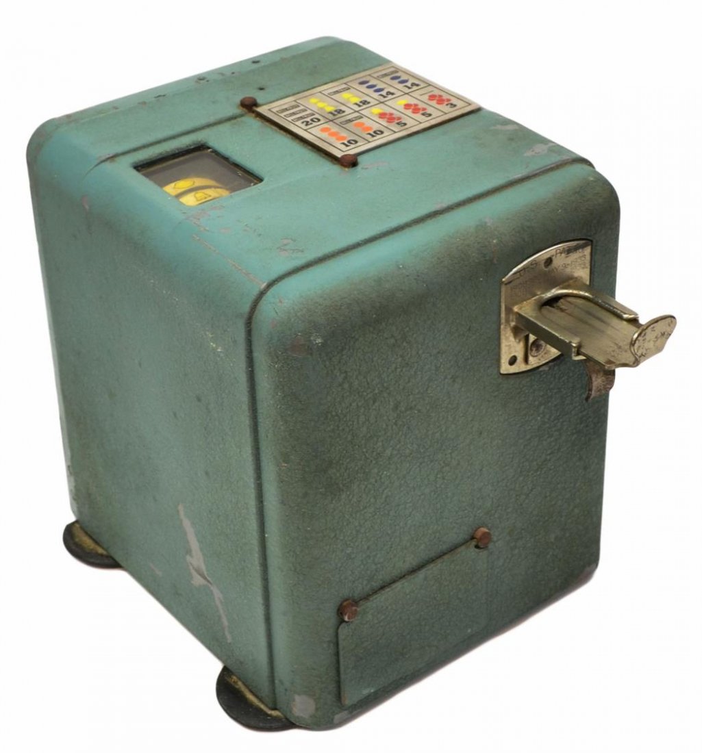 MILLS "VEST POCKET" TRADE STIMULATOR SLOT: Mills Novelty Company "Vest Pocket" five cent trade stimulator, three reels, patent date 1933, operating at this time, rubber feet, retaining keys, 8.25"h, 8"w. 8"d, 17.75lbs Start Price: $200.00