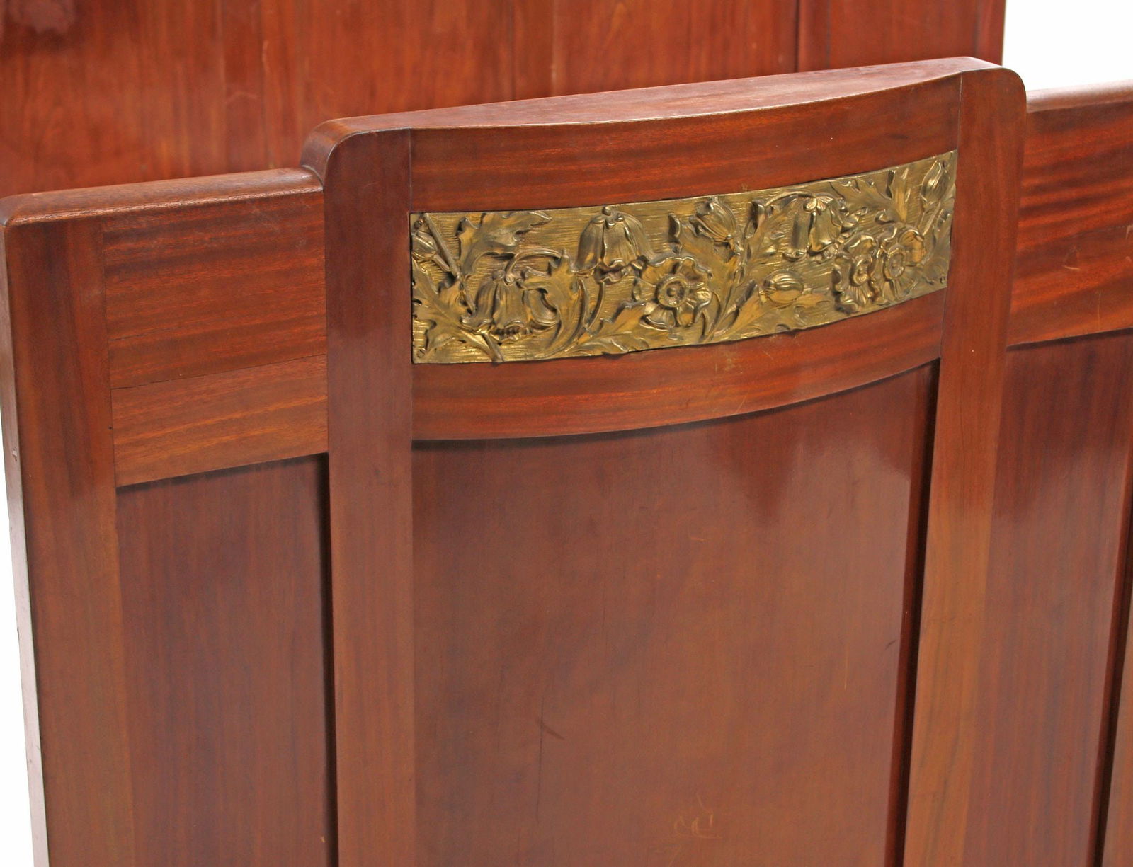 LARGE ITALIAN ART NOUVEAU BRONZE-MOUNTED MAHOGANY BED - 3