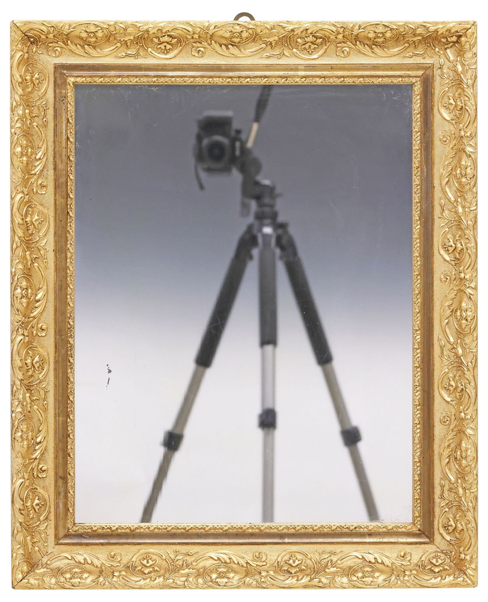 ITALIAN RECTANGULAR GILT-PAINTED WALL MIRROR, 25.25" X 20.75" - 2