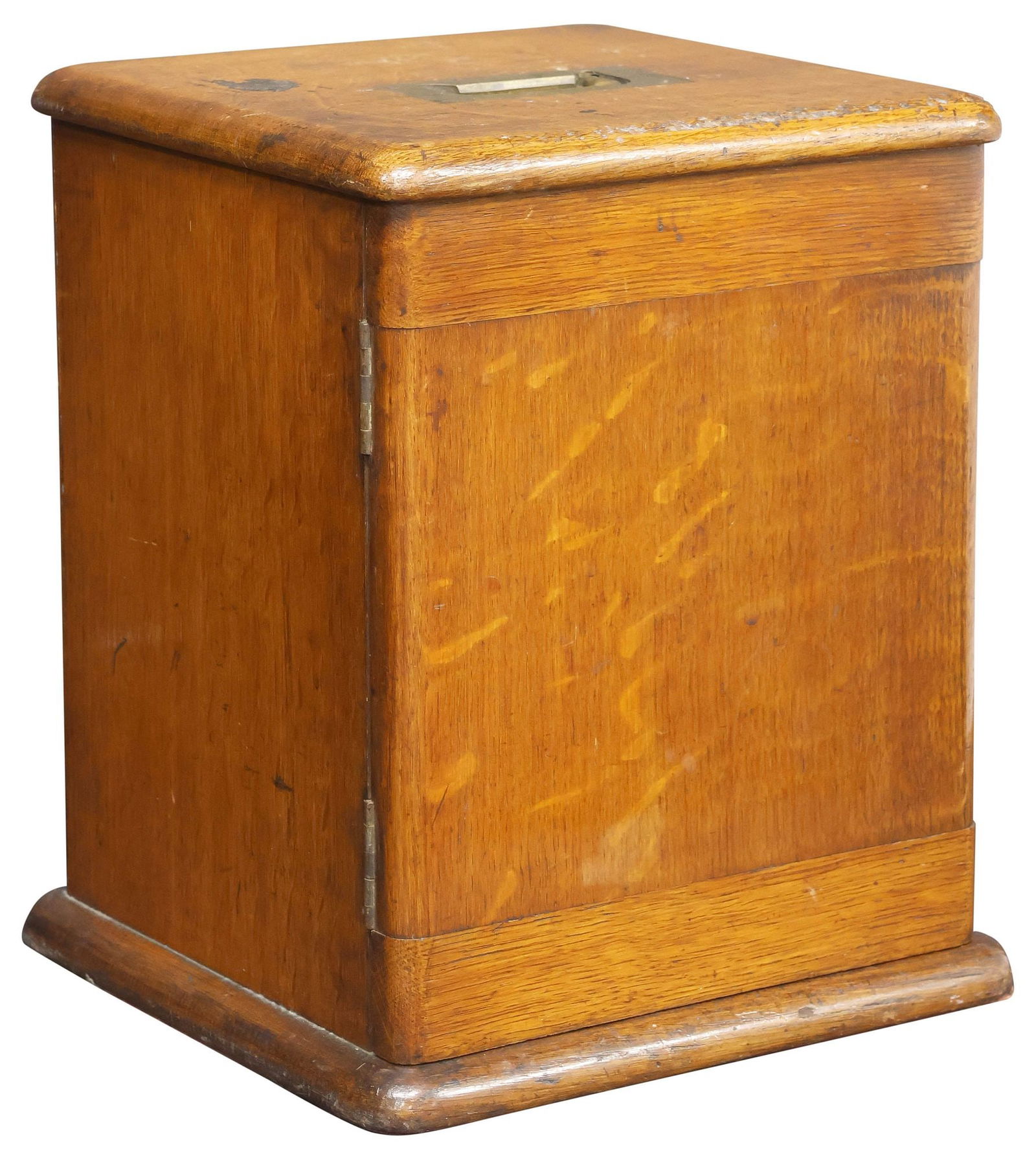 ENGLISH OAK LETTER / CORRESPONDENCE BOX WITH LATIN PLAQUE: English Edwardian oak letter or post box, early 20th c., having recessed top handle, side with twist knob door release, opening to reveal lined interior with letter shelf over open storage, interior o