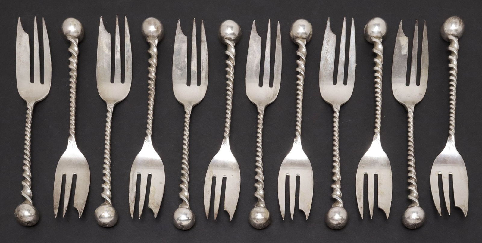 (12) STERLING SILVER TWIST & BALL SERVICE FORKS (1 of 3)
