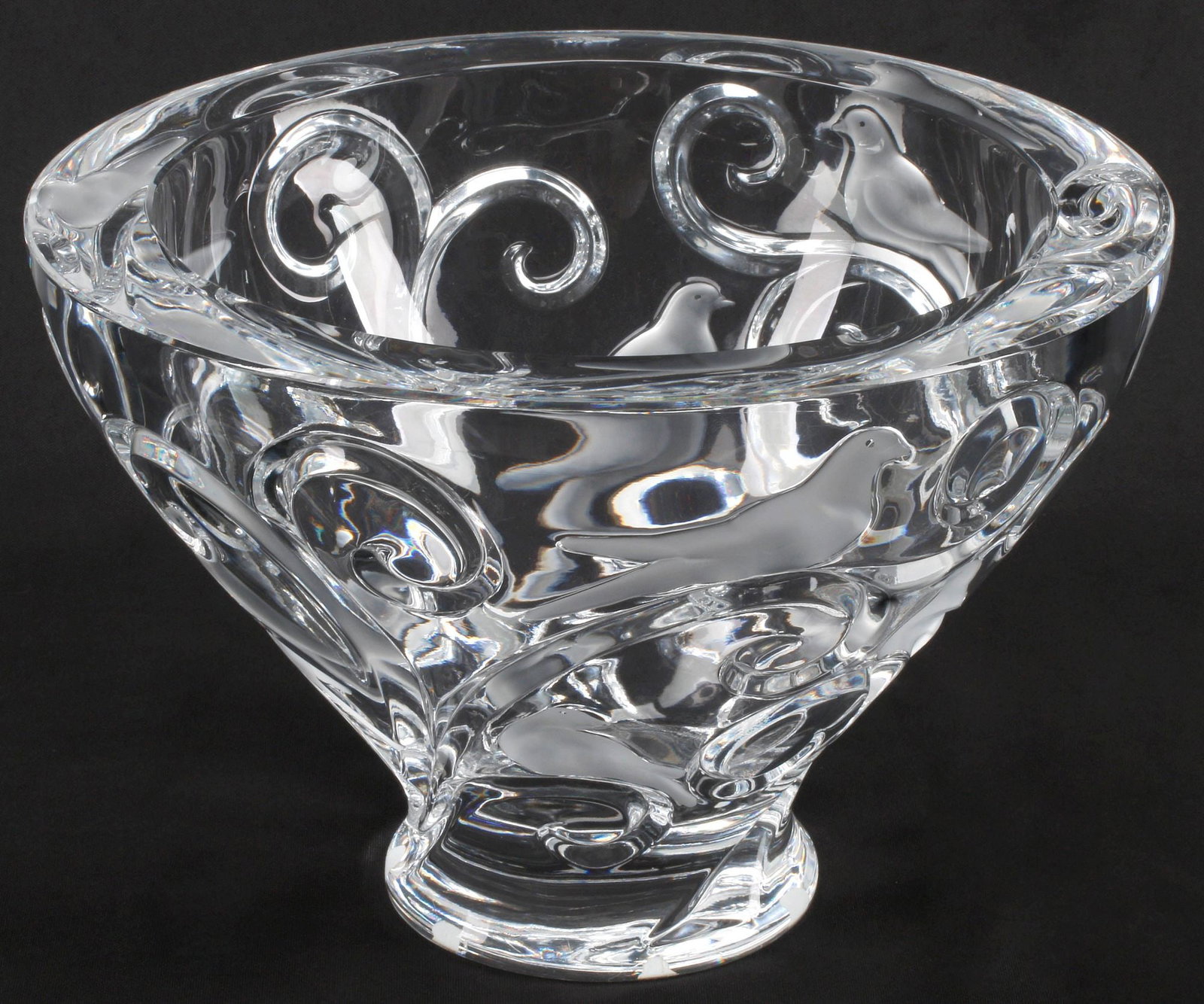 FRENCH LALIQUE 'VERONE' ART CRYSTAL CENTERPIECE BOWL, 11"DIAM (1 of 4)