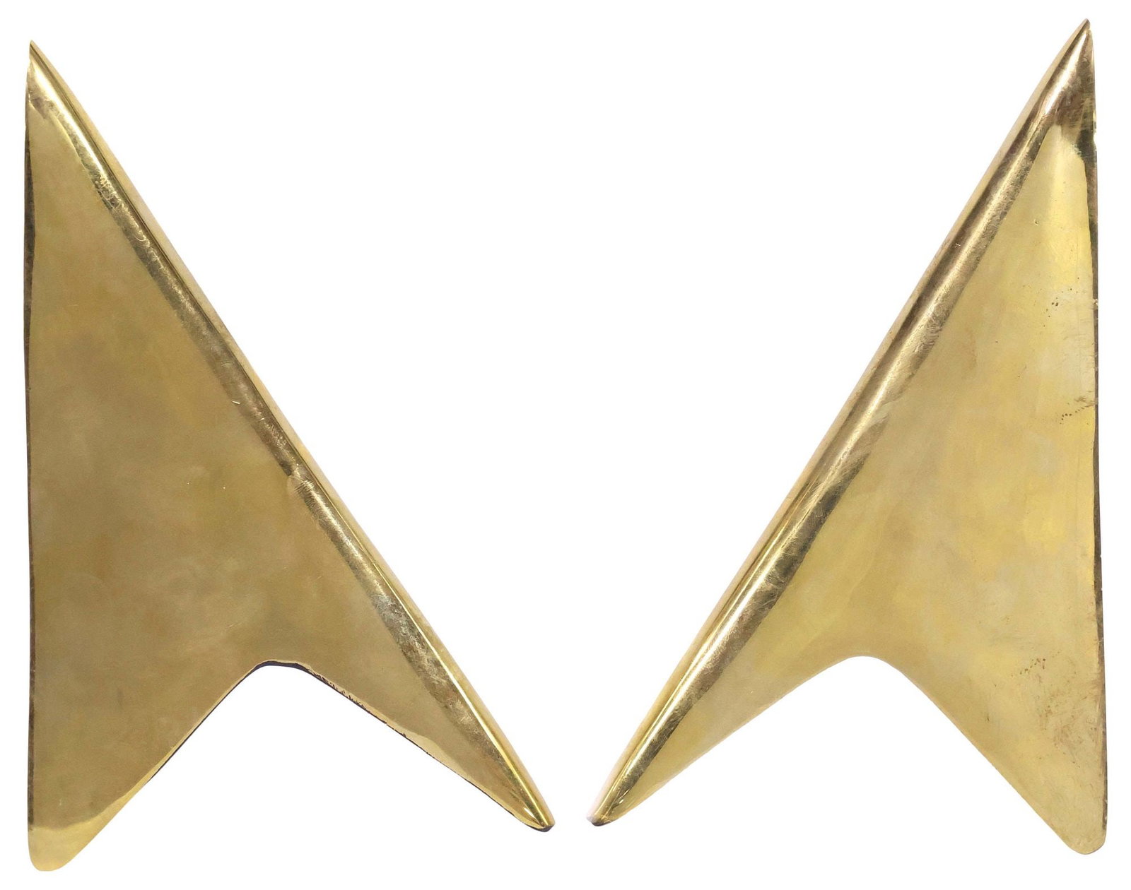 (2) CARL AUBOCK II (1900-1957) SCULPTURAL BRASS BOOKENDS, MODEL 3846: (pair) Modernist sculptural bookends, designed by Carl Aubock II (Austrian, 1900-1957) for Werkstatte Carl Aubock, model 3846, polished brass with matte black underside, impressed maker's mark und