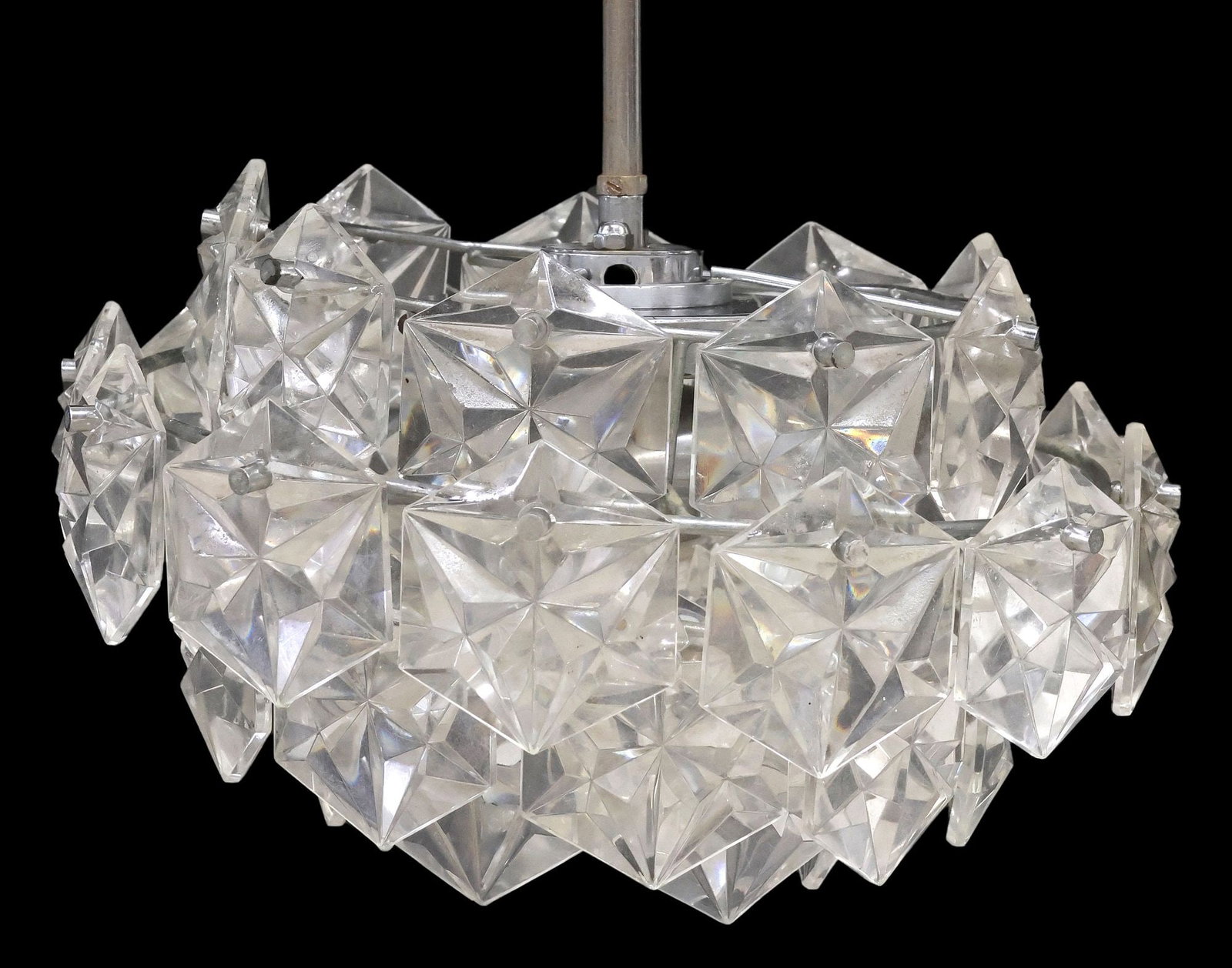 GUNTER F. KINKELDEY (ATTRIB.) CHOMED METAL & CRYSTAL 4-LT CHANDELIER: Mid-century modern crystal and chromed metal pendant lamp, attributed to Gunter Ferdinand Kinkeldey (German, 20th c.), c.1960s, tubular central standard, suspending tiered frame hung with hexagonal cu
