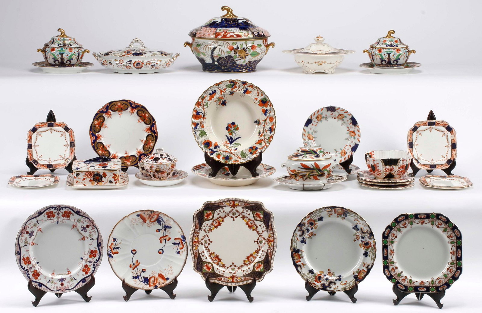 (30) COLLECTION OF IMARI PALETTE TABLEWARE & SERVICE DISHES (1 of 10)