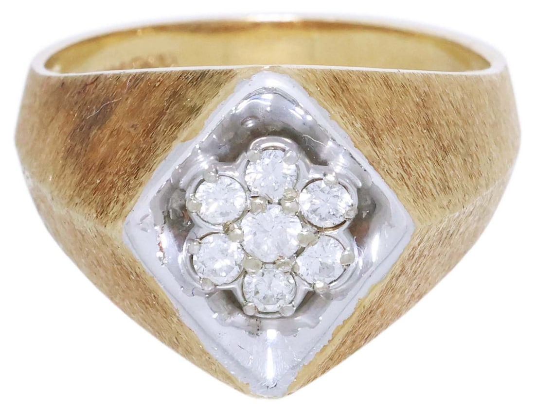 ESTATE GENT'S BICOLOR GOLD & 0.30CTTW DIAMOND FLORIFORM RING: Estate gent's 14kt bicolor gold ring, (seven) round-cut diamonds forming floral blossom, approx 0.30cttw, average color: H-I, average clarity: SI-I, in recessed white gold setting, on tapering yellow