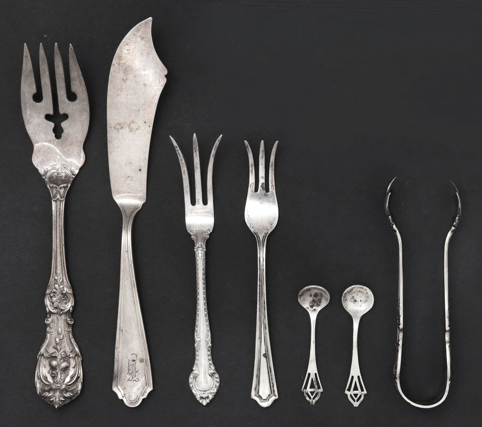 (7) AMERICAN STERLING SERVICE & FLATWARE, VARIOUS MAKERS & PATTERNS: (lot of 7) American sterling flatware/ serviceware, various makers and patterns, including: (1) Reed and Barton "Francis I" salad fork, monogrammed, approx 6 1/8"l; (1) Watson master butter knife,