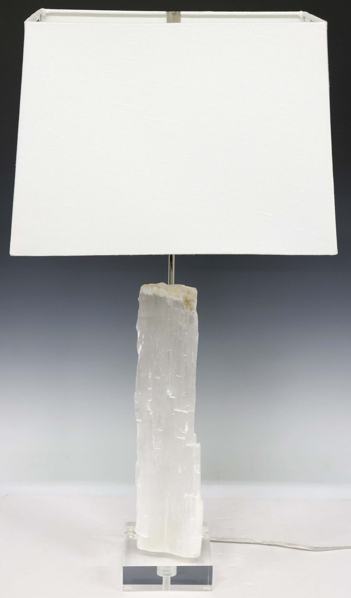 GEOLOGICAL MOROCCAN SELENITE SPECIMEN 1-LIGHT TABLE LAMP ON ACRYLIC BASE (1 of 6)