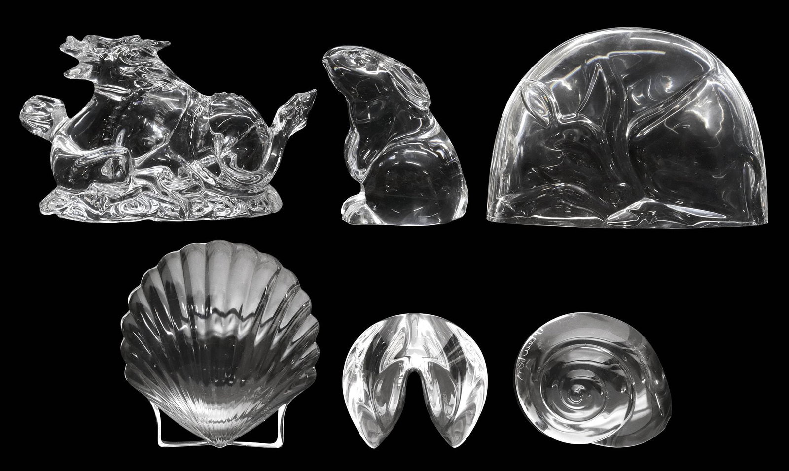 (6) BACCARAT & STEUBEN COLORLESS ART CRYSTAL & GLASS PAPERWEIGHTS: (lot of 6) Collection of art crystal and glass paperweights, including: (4) Steuben art glass, (two) seashells, (one) fortune cookie, (one) woodland fawn, small surface abrasion underfoot, (2) Baccara