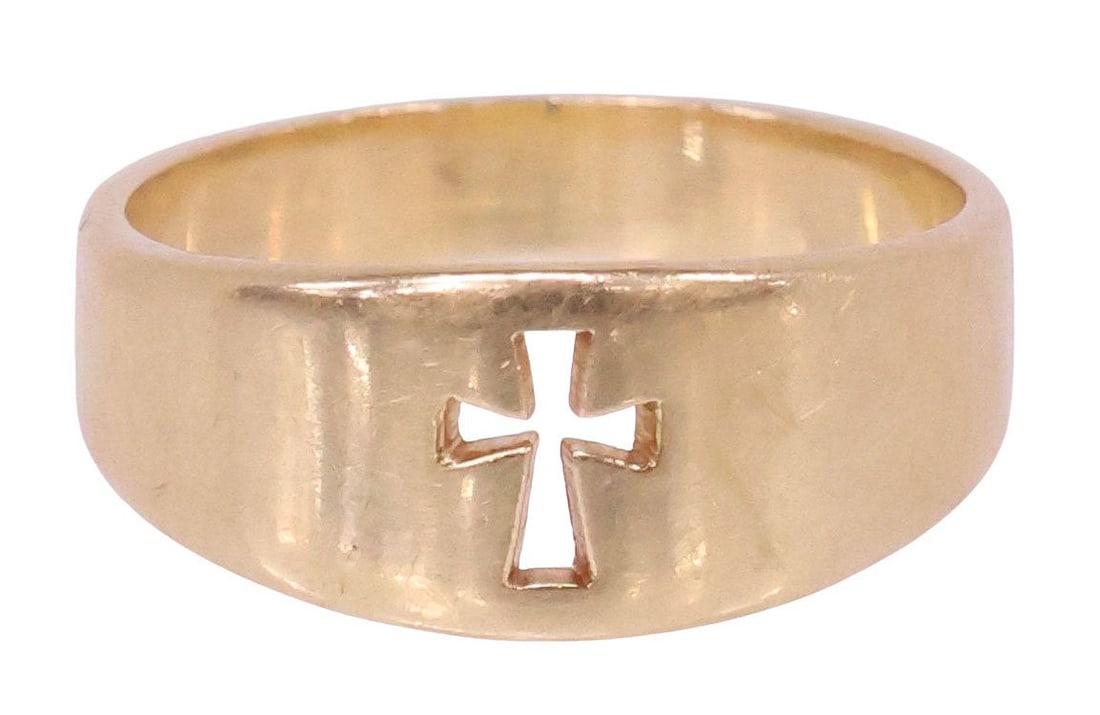 JAMES AVERY 14KT YELLOW GOLD PIERCED CROSS RING: Estate 14kt yellow gold ring, James Avery, with pierced cross motif, hallmarked 14K with maker's mark at interior, approx size 7.75-8, 4.9 grams **NOTE: ALL JEWELRY & COIN LOTS REALIZING OVER $1,000 M
