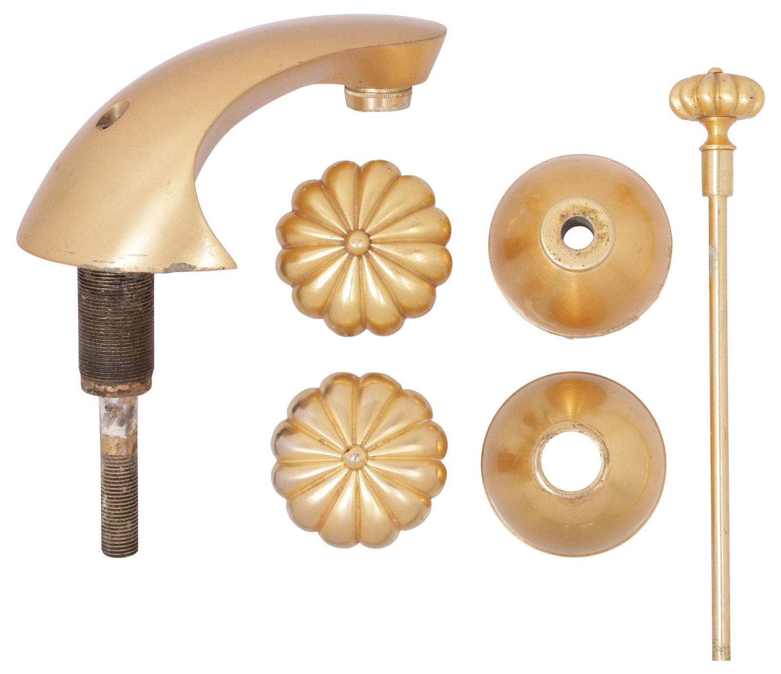 (LOT) DESIGNER SHERLE WAGNER (ATTRIB.) MODERN BATHROOM KNOBBED FAUCET SET: (lot) Designer modern gilt metal bathroom set, attributed to Sherle Wagner International, 20th c., a deck-mount knobbed faucet set with various plumbing fixtures, possibly bronze, including: (3) fauce