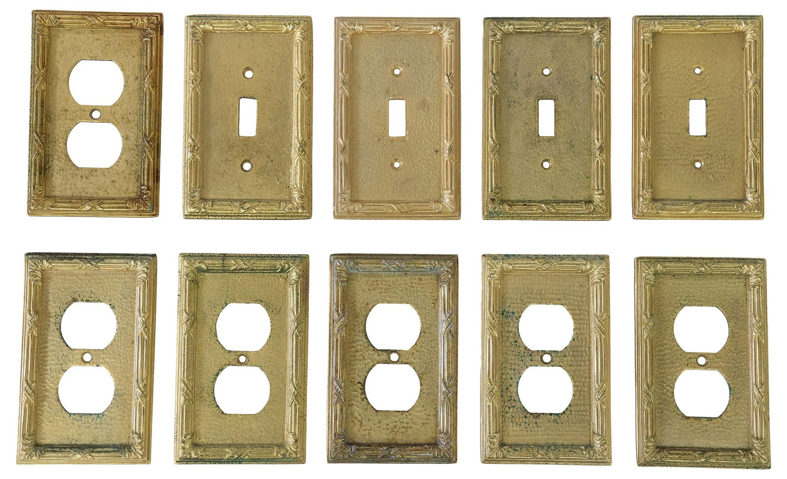 (10) DESIGNER SHERLE WAGNER GILT BRASS LIGHT SWITCH COVERS & DUPLEX PLUG PLATES: (lot of 10) Designer modern gilt brass hardware, Sherle Wagner International, 20th/21st c., all in the "Ribbon and Reed" pattern, including: (4) light switch plates, (6) duplex covers, some 