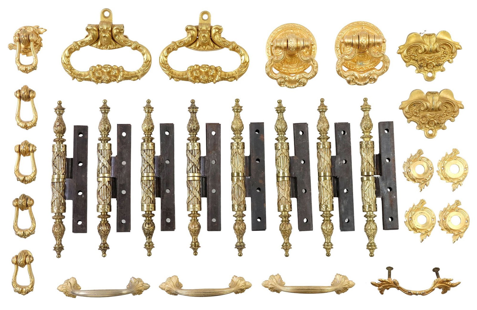 DESIGNER SHERLE WAGNER (ATTRIB) CABINET HARDWARE: HANDLES & HINGES: (lot) Designer gilt metal cabinet hardware/ handles and hinges, attributed to Sherle Wagner, 20th/ 21st c., unsigned, highlights include: (2) drop pull handles in the "Renaissance" pattern, approx