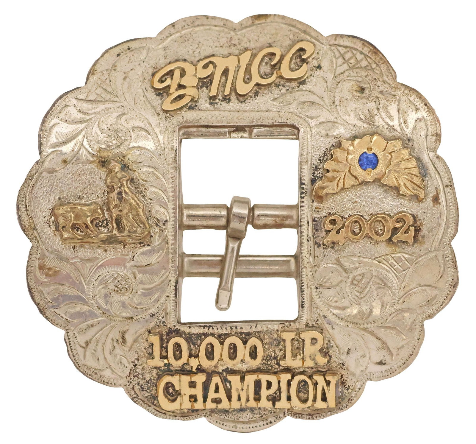 ZPT SILVERSMITHS SILVER & GOLD OVERLAY BMCC RODEO TROPHY BELT BUCKLE: Western silver (content unknown) and yellow gold overlay rodeo trophy belt buckle, ZPT Silversmiths (Zan and Patience Traughber), Pendleton, Oregon, commemorating the Blue Mountain Community College 1