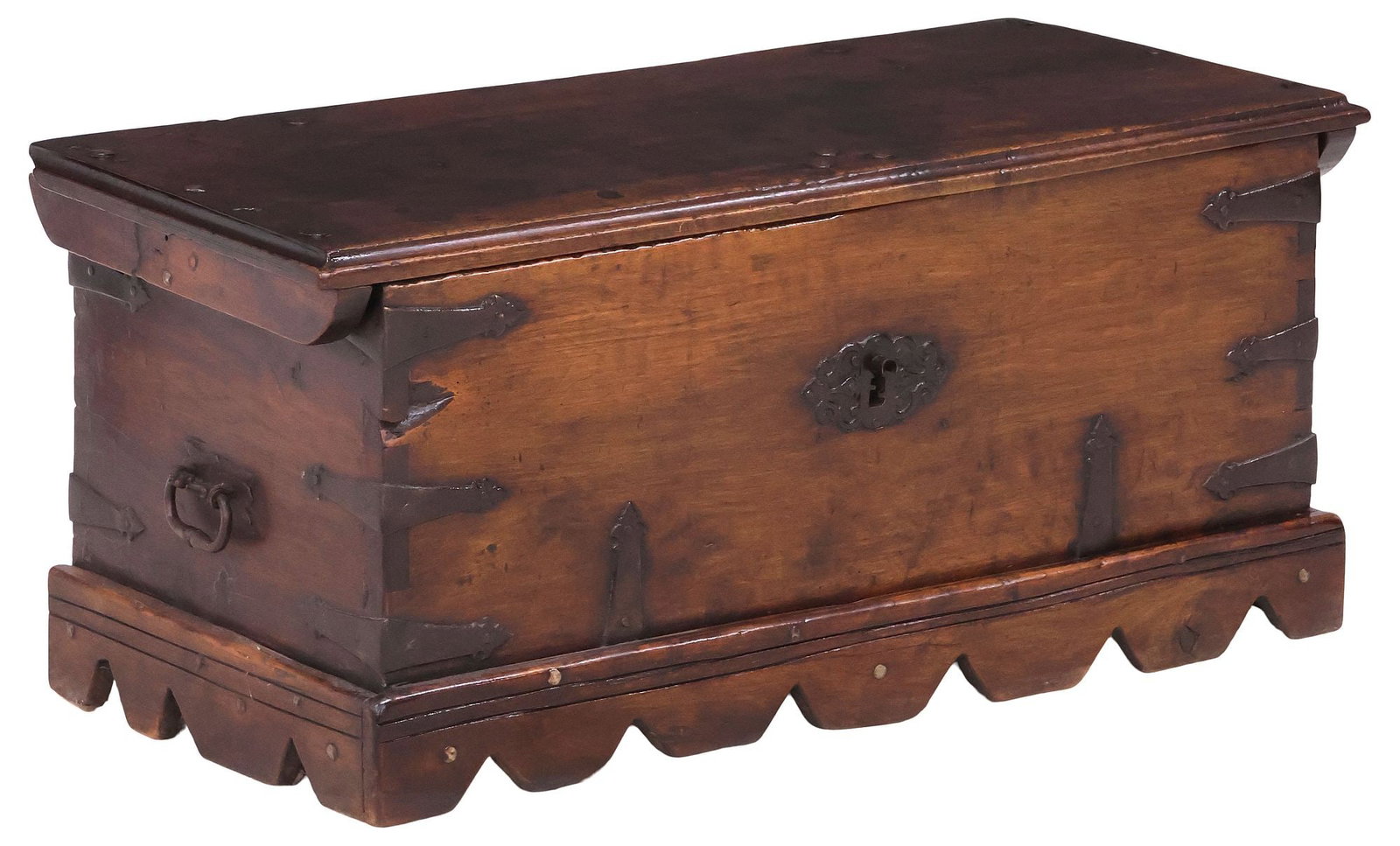 SPANISH BAROQUE STYLE IRON-BOUND WALNUT STORAGE CHEST / COFFER (1 of 5)