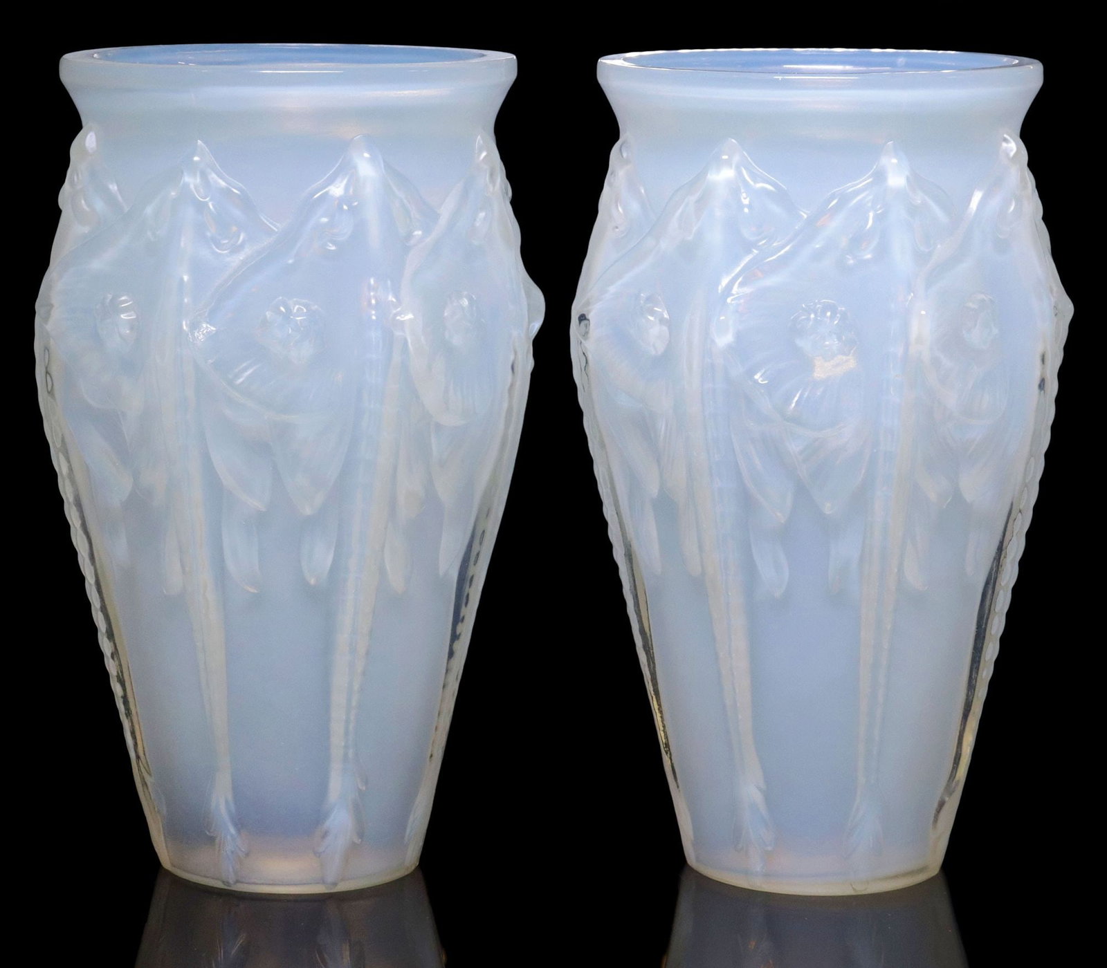 (2) FRENCH SABINO 'MANTA RAIE' OPALESCENT ART GLASS VASES (1 of 4)