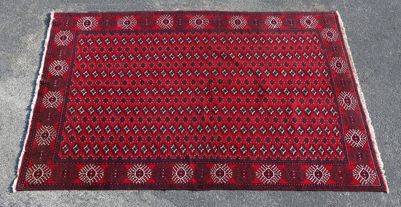 ESTATE HAND-TIED RUG, 9'8" X 6'5.5"