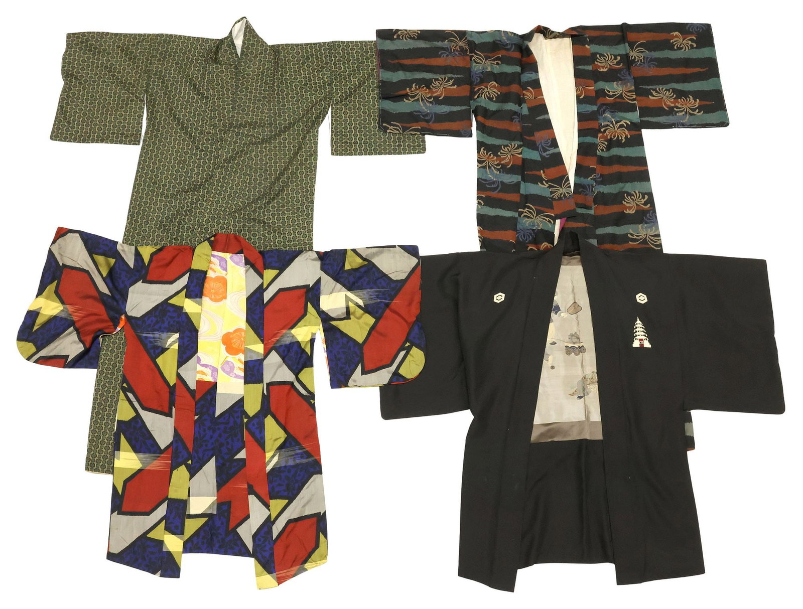 (4) JAPANESE SILK KOMON & YUKATA KIMONOS, 1 EMBROIDERED: (lot of 4) Japanese fabric yukata and komon kimonos, each made of patterned silks, likely tsumugi/ silk pongee, varied sizes and fabrics, including: (1) dark green shippo tsunagi pattern, interior lin