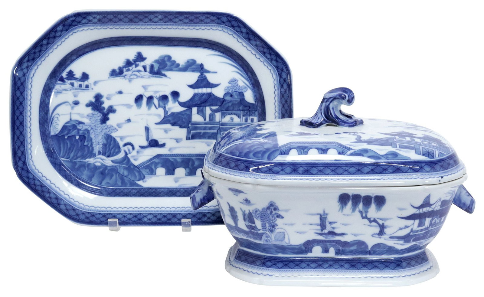 (2) MOTTAHEDEH 'BLUE CANTON' PORCELAIN COVERED TUREEN & UNDERPLATE: (lot of 2) Mottahedeh hand-painted porcelain covered tureen and underplate, in the "Blue Canton" pattern, from the Historic Charleston Reproductions collection, decorated with chinoiserie architectura