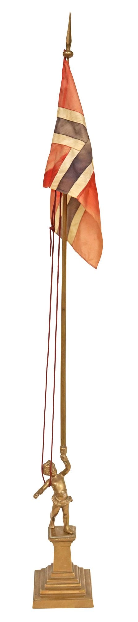 FIGURAL BRONZE CHERUB TABLETOP FLAGPOLE WITH NORWEGIAN FLAG (1 of 6)