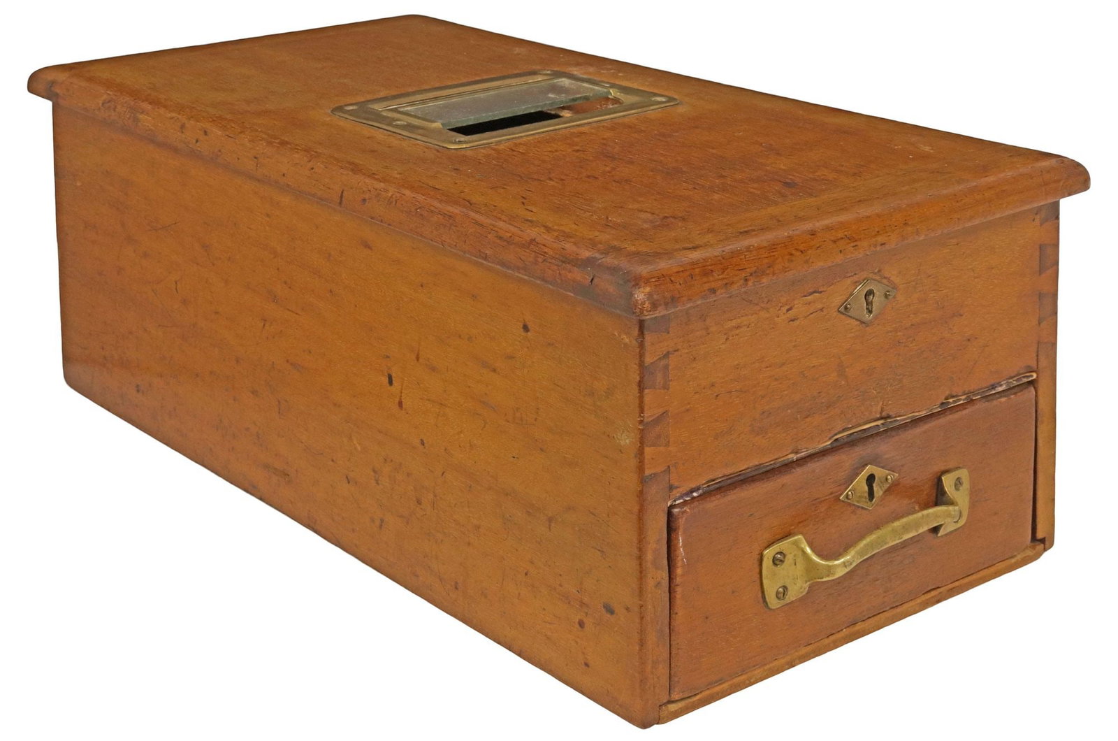 ENGLISH EDWARDIAN OAK SHOPKEEPER'S TILL / CASH DRAWER W/ BELL: English Edwardian oak shopkeepers' till, early 20th c., the case having lift top, fitted with a receipt slot, interior retaining old roll, pull-out drawer below with bell and shaped slots, full operat