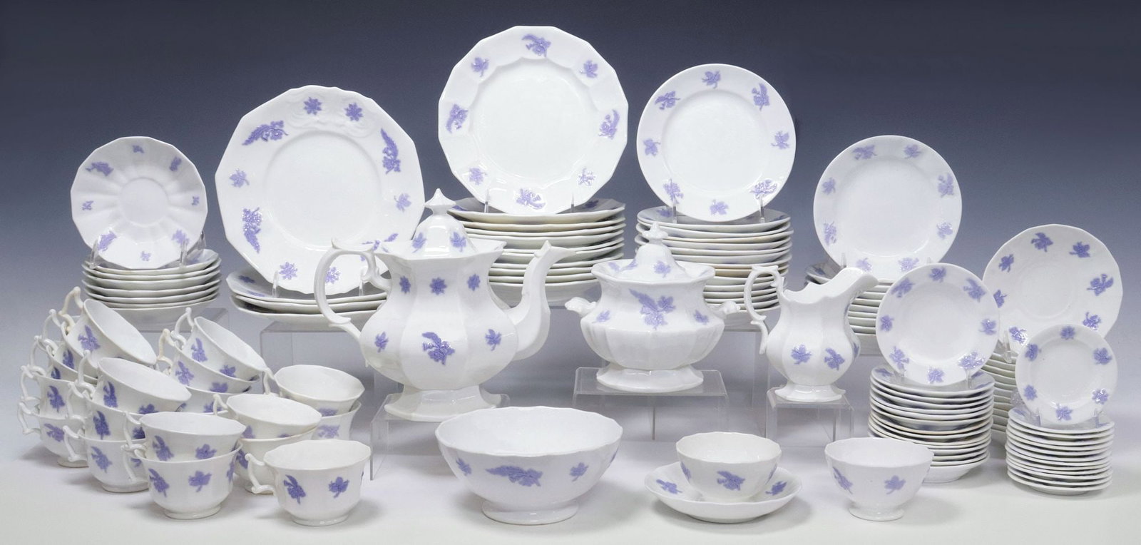 (114) ENGLISH ADDERLEY (ATTRIB) 'CHELSEA BLUE THISTLE' DINNER SERVICE: (lot of 114) English porcelain dinner service, attributed to Adderley, in the "Chelsea Blue Thistle" pattern, with raised blue floral decoration, including: (1) lidded coffee pot, approx 9.5"h, 10.5"w