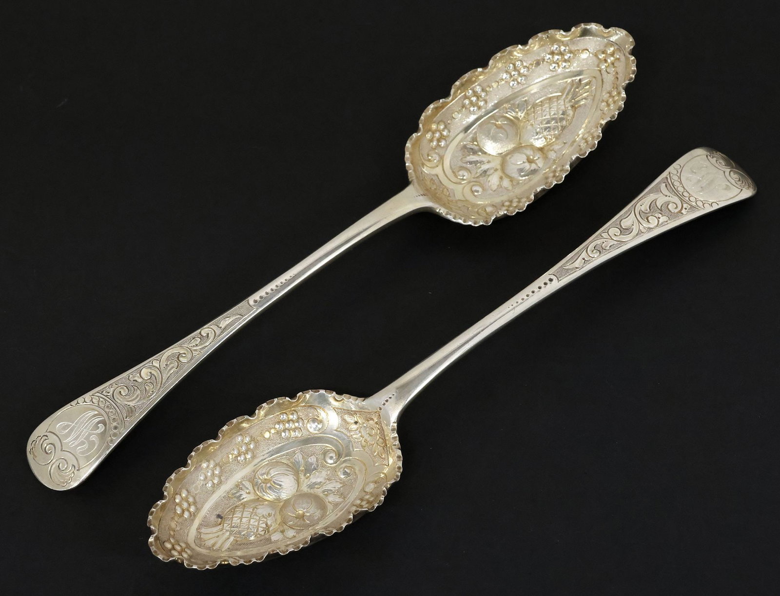 (2) MAPPIN & WEBB SHEFFIELD REPOUSSE STERLING SILVER BERRY SPOONS (1 of 4)