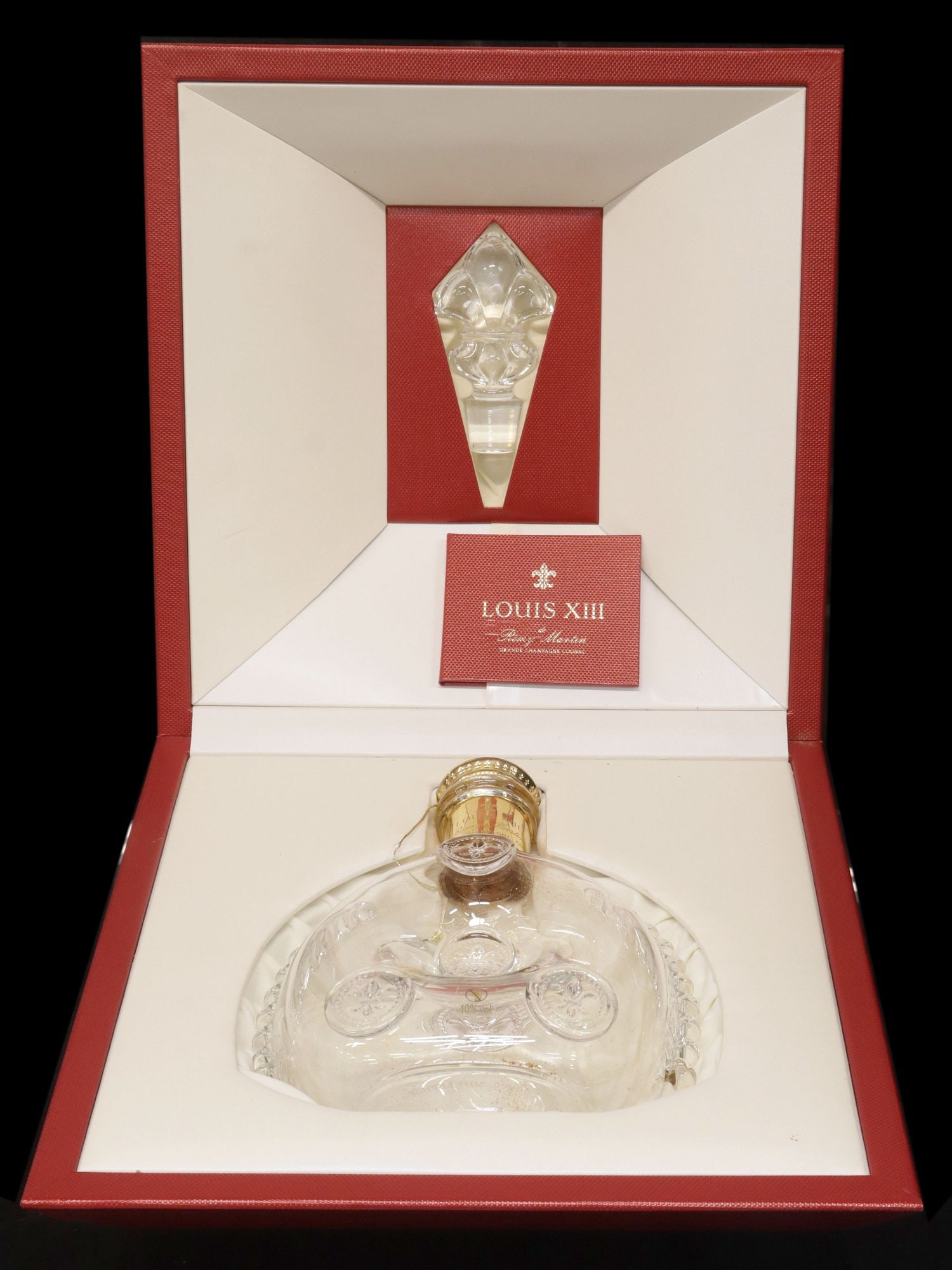 BACCARAT CRYSTAL REMY MARTIN LOUIS XIII DECANTER IN BRANDED CASE
